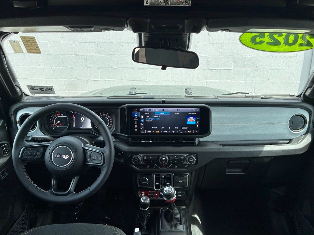 2025 Jeep Wrangler 4-Door Willys 4x4