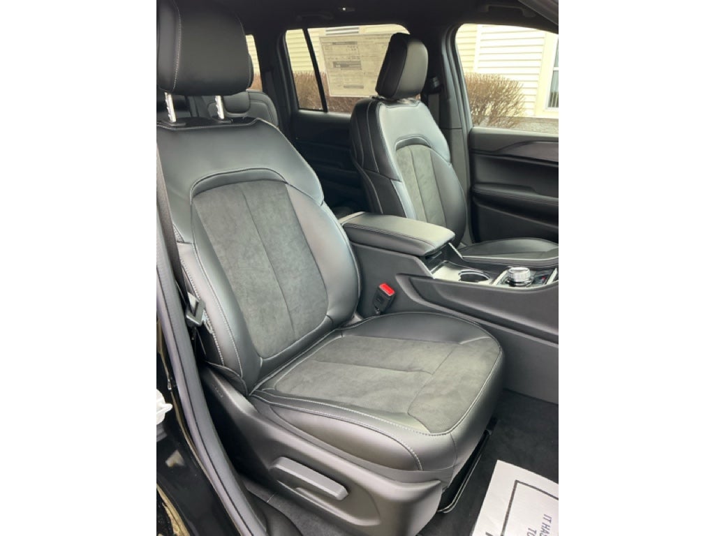 2025 Jeep Grand Cherokee GRAND CHEROKEE ALTITUDE 4X4