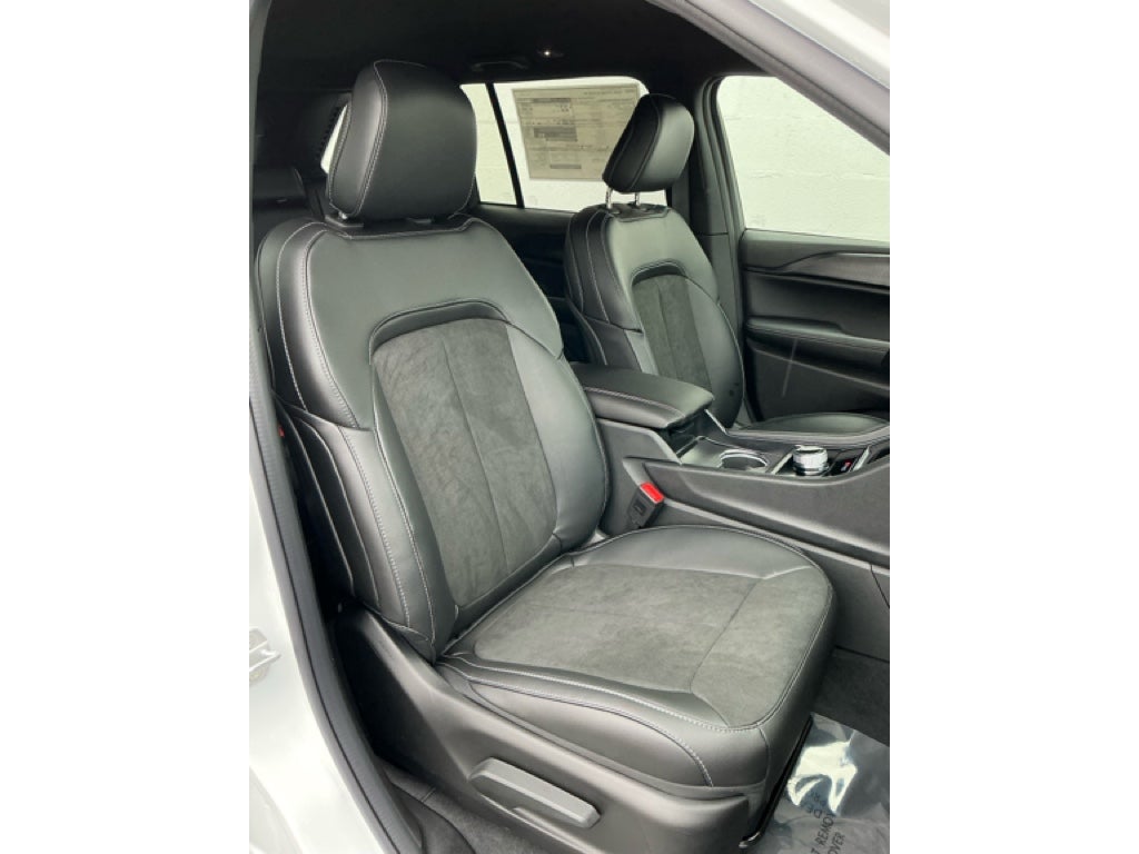 2025 Jeep Grand Cherokee GRAND CHEROKEE ALTITUDE 4X4