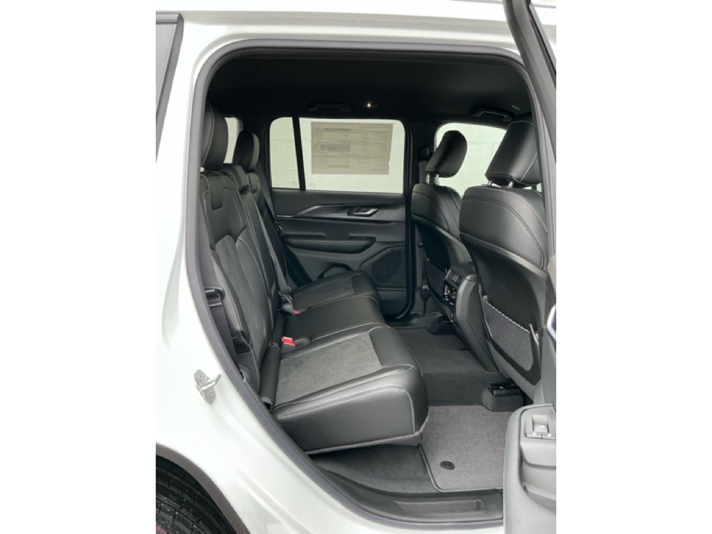 2025 Jeep Grand Cherokee GRAND CHEROKEE ALTITUDE 4X4