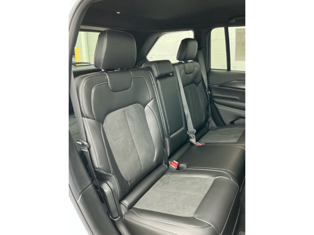 2025 Jeep Grand Cherokee GRAND CHEROKEE ALTITUDE 4X4