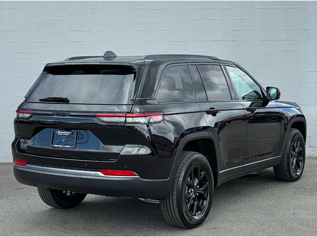 2026 Jeep Grand Cherokee LAREDO ALTITUDE 4X4
