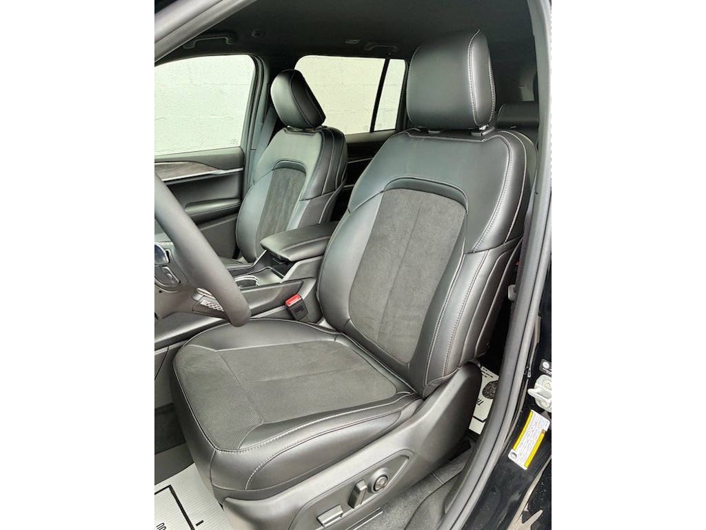 2026 Jeep Grand Cherokee LAREDO ALTITUDE 4X4
