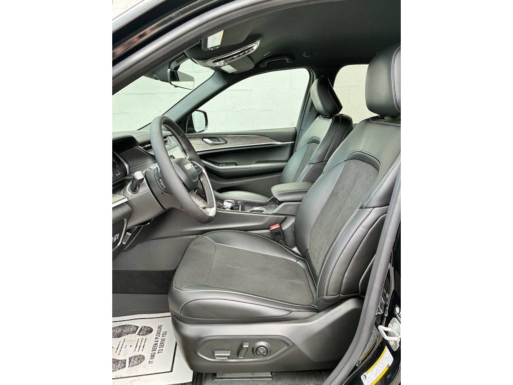 2026 Jeep Grand Cherokee LAREDO ALTITUDE 4X4