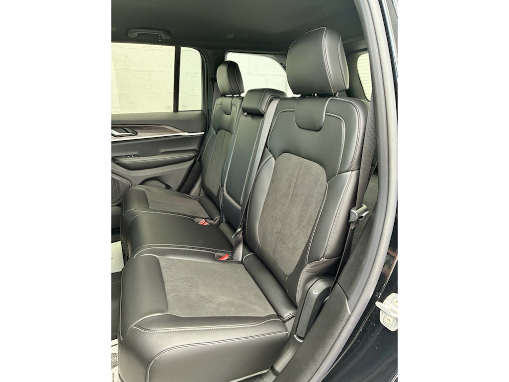 2026 Jeep Grand Cherokee LAREDO ALTITUDE 4X4