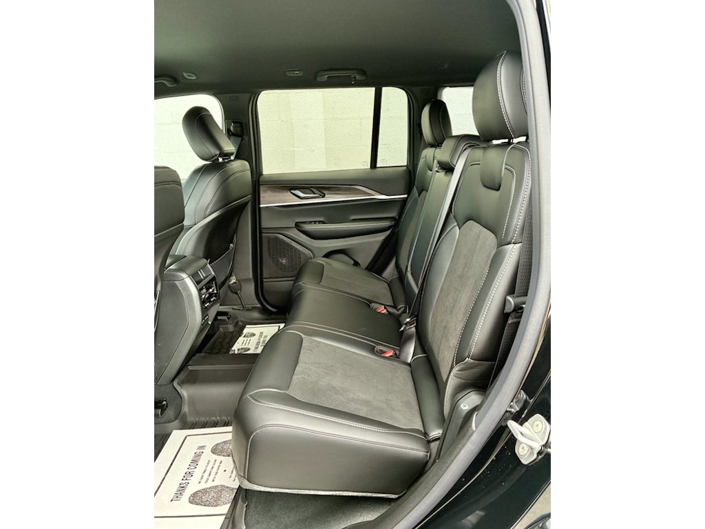 2026 Jeep Grand Cherokee LAREDO ALTITUDE 4X4