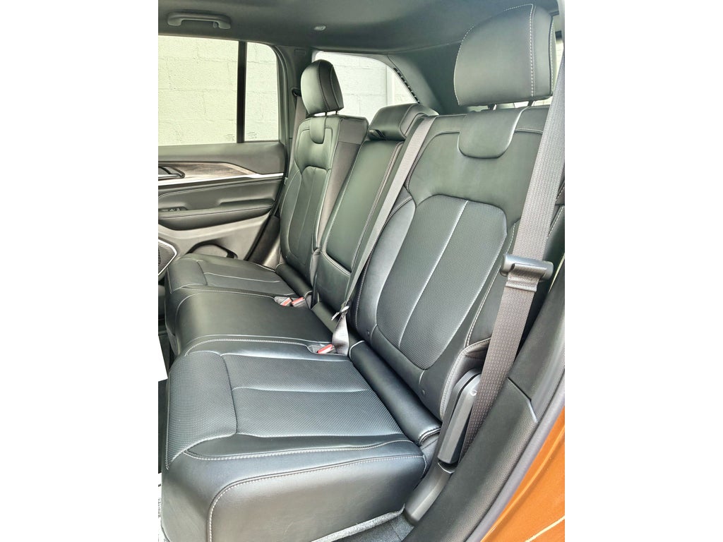 2027 Jeep Grand Cherokee Limited Reserve