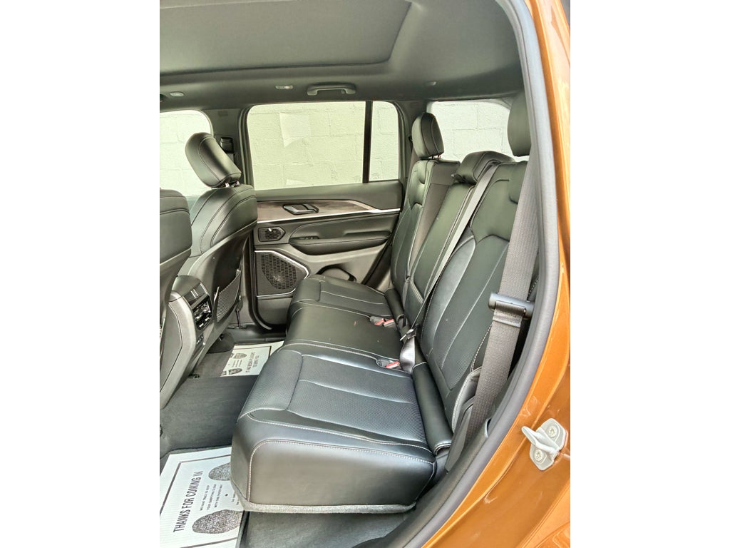 2027 Jeep Grand Cherokee Limited Reserve