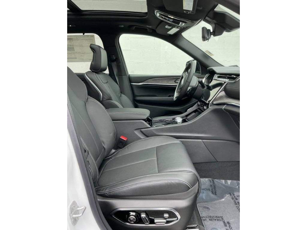 2025 Jeep Grand Cherokee GRAND CHEROKEE OVERLAND 4X4