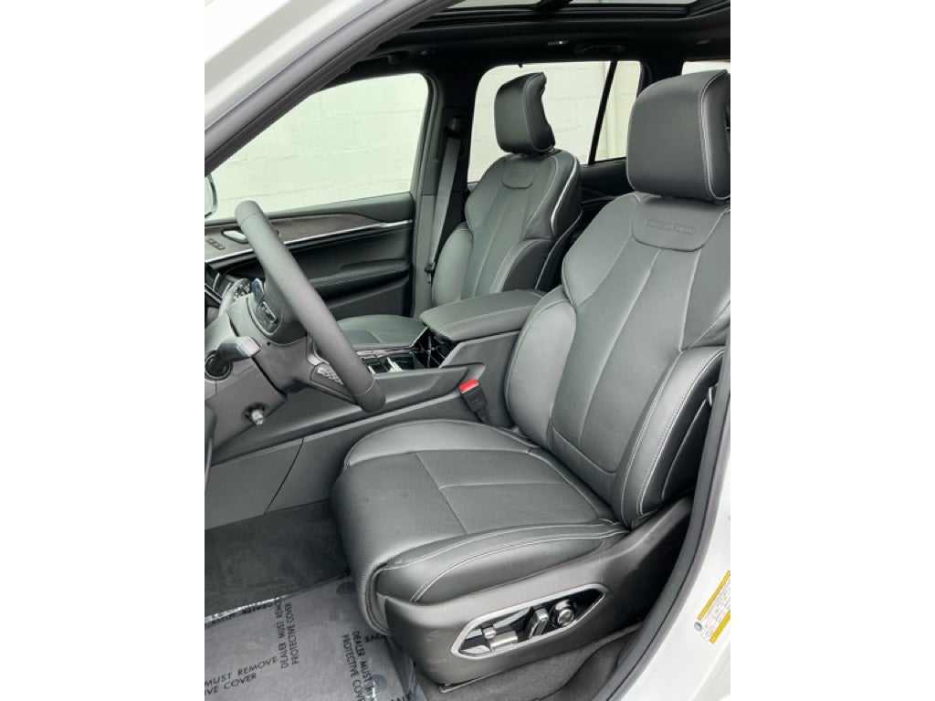 2025 Jeep Grand Cherokee GRAND CHEROKEE OVERLAND 4X4