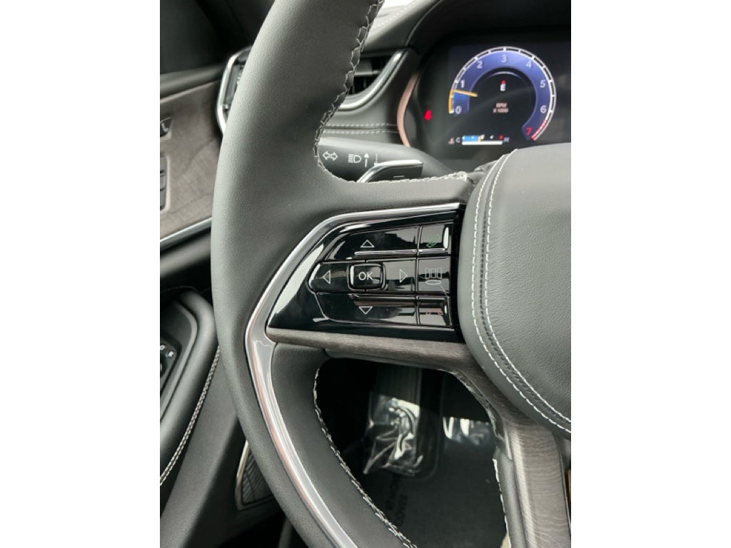 2025 Jeep Grand Cherokee GRAND CHEROKEE OVERLAND 4X4