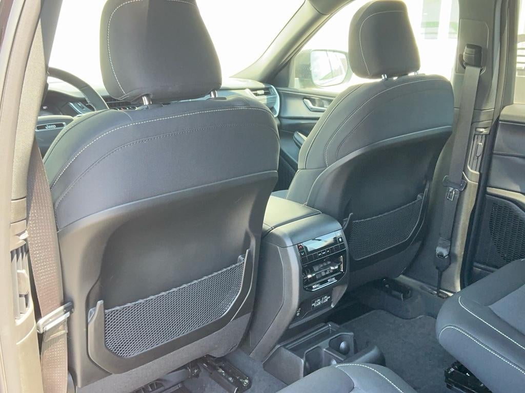 2025 Jeep Grand Cherokee GRAND CHEROKEE L LAREDO X 4X4