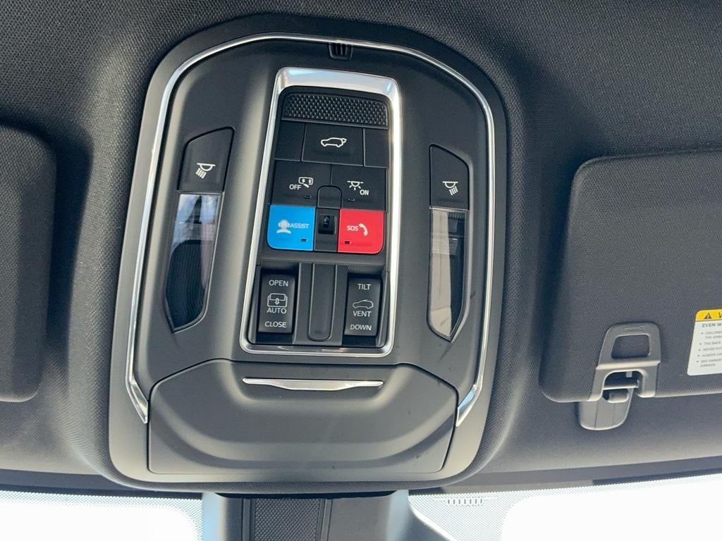 2025 Jeep Grand Cherokee GRAND CHEROKEE L LAREDO X 4X4