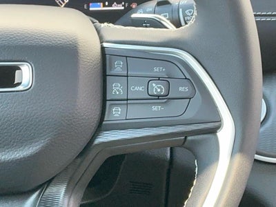 2025 Jeep Grand Cherokee GRAND CHEROKEE L LAREDO X 4X4