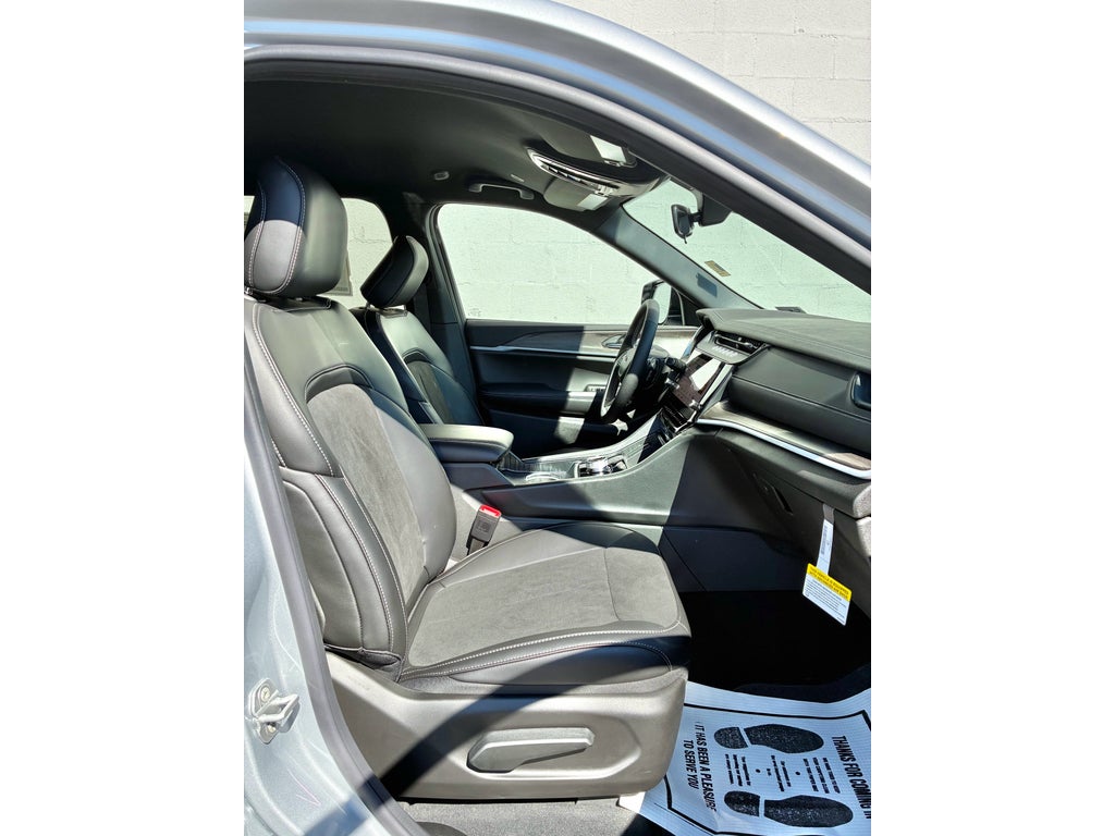 2026 Jeep Grand Cherokee L LAREDO ALTITUDE 4X4