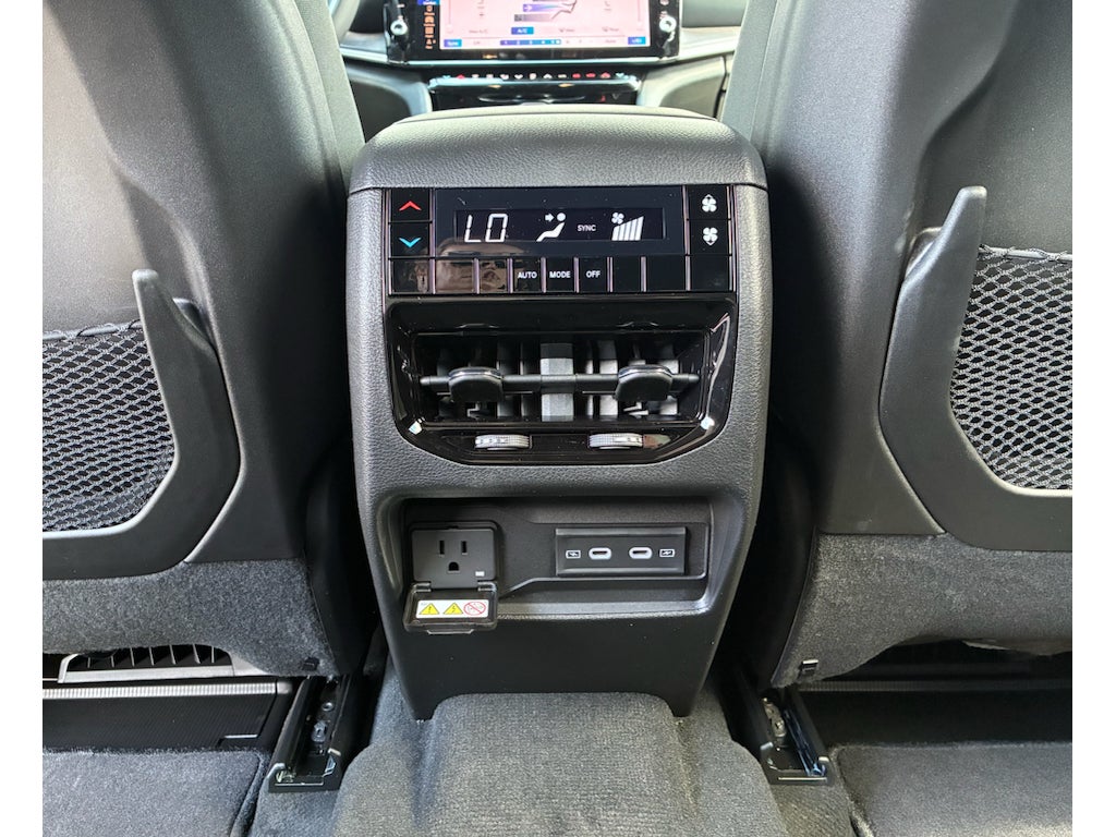 2026 Jeep Grand Cherokee L LAREDO ALTITUDE 4X4