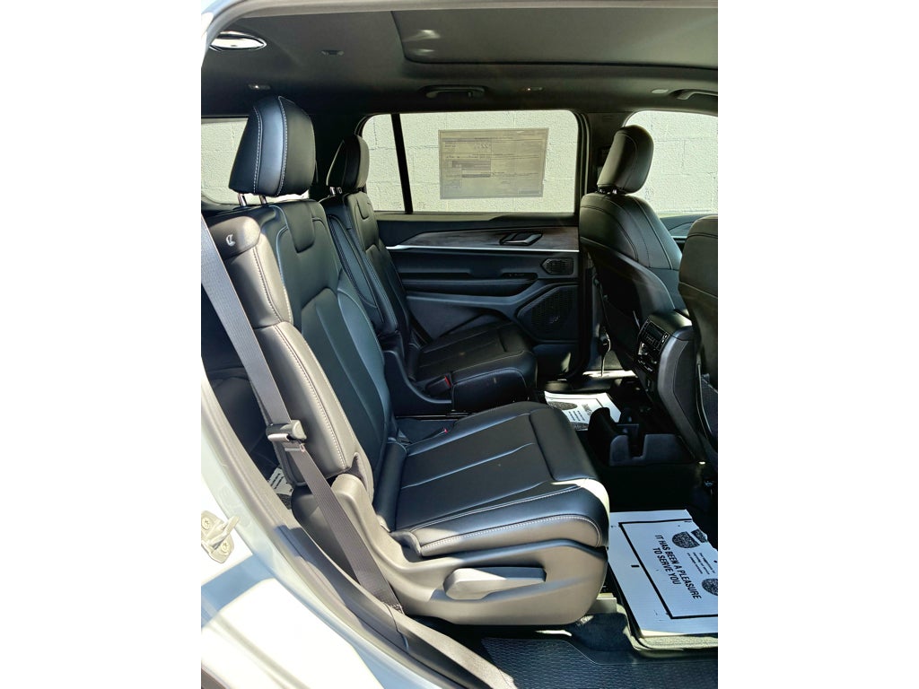2027 Jeep Grand Cherokee Limited