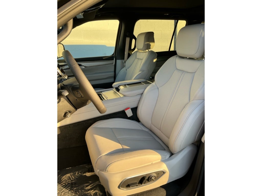 2025 Jeep Wagoneer WAGONEER L LIMITED 4X4