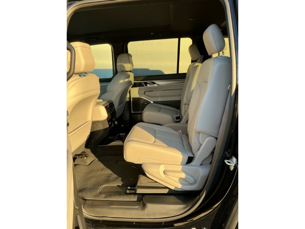 2025 Jeep Wagoneer WAGONEER L LIMITED 4X4