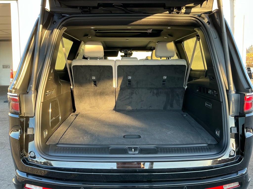 2025 Jeep Wagoneer WAGONEER L LIMITED 4X4