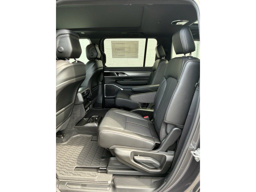 2026 Jeep Grand Wagoneer GRAND WAGONEER UPLAND 4X4