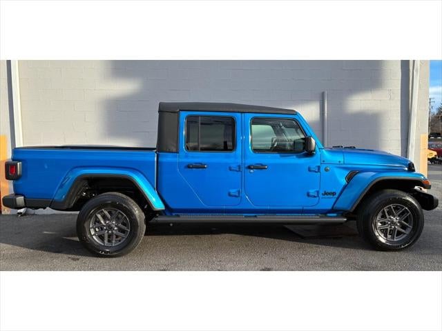 2026 Jeep Gladiator Sport S photo 2