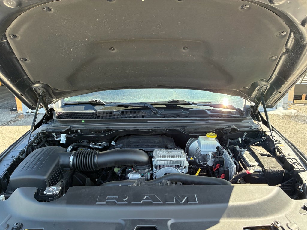 2022 RAM 1500 Big Horn Crew Cab 4x4 5'7' Box