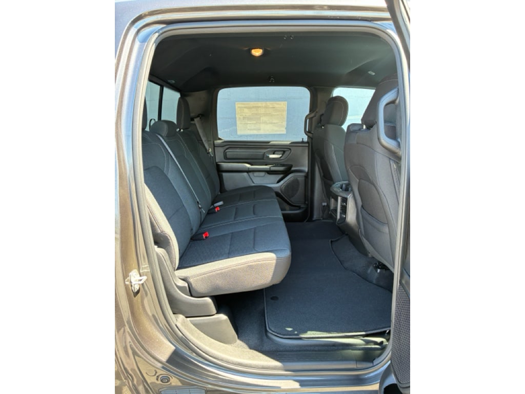 2026 RAM Ram 1500 1500 EXPRESS CREW CAB 4X4 5'7' BOX