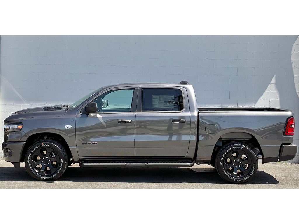 2026 RAM Ram 1500 1500 EXPRESS CREW CAB 4X4 5'7' BOX