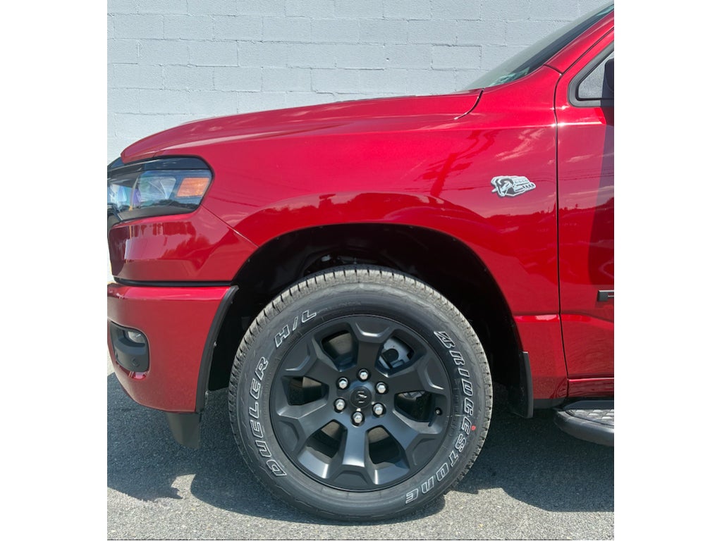 2026 RAM 1500 EXPRESS CREW CAB 4X4 5'7' BOX