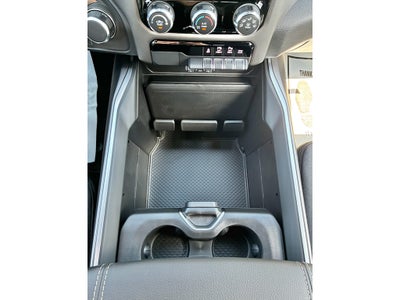 2026 RAM 1500 EXPRESS CREW CAB 4X4 5'7' BOX