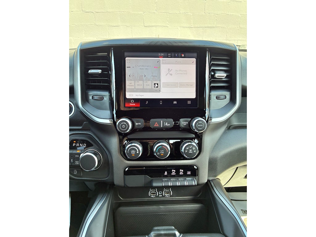 2026 RAM 1500 EXPRESS CREW CAB 4X4 5'7' BOX