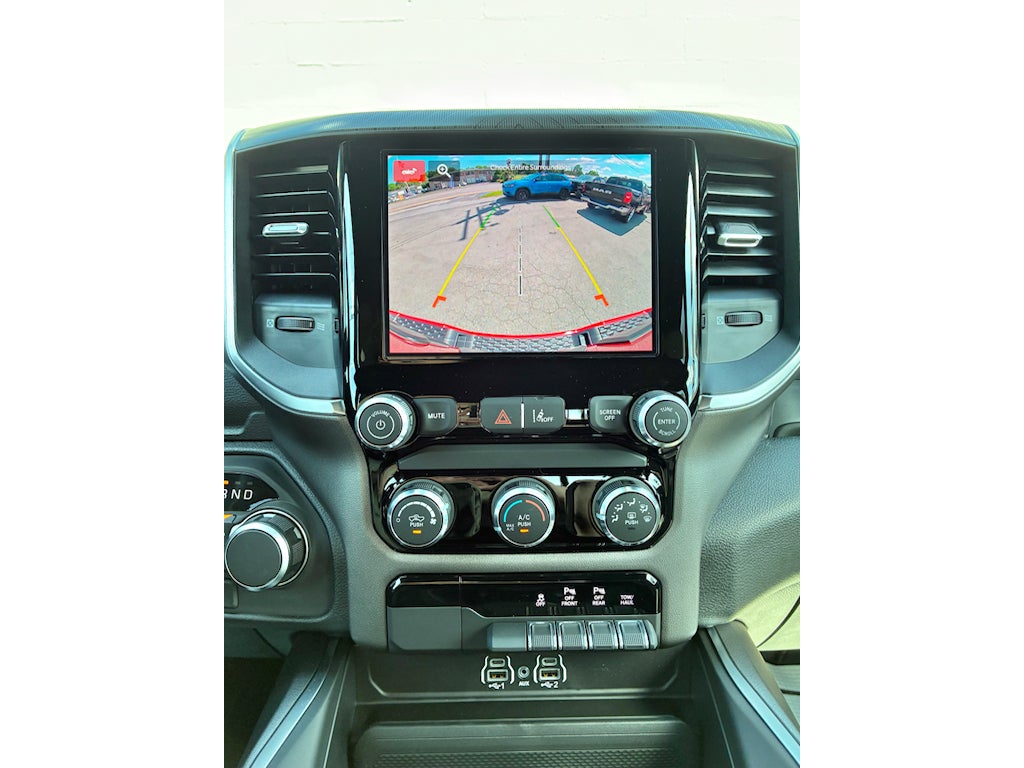 2026 RAM 1500 EXPRESS CREW CAB 4X4 5'7' BOX