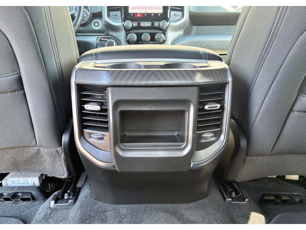 2026 RAM 1500 EXPRESS CREW CAB 4X4 5'7' BOX