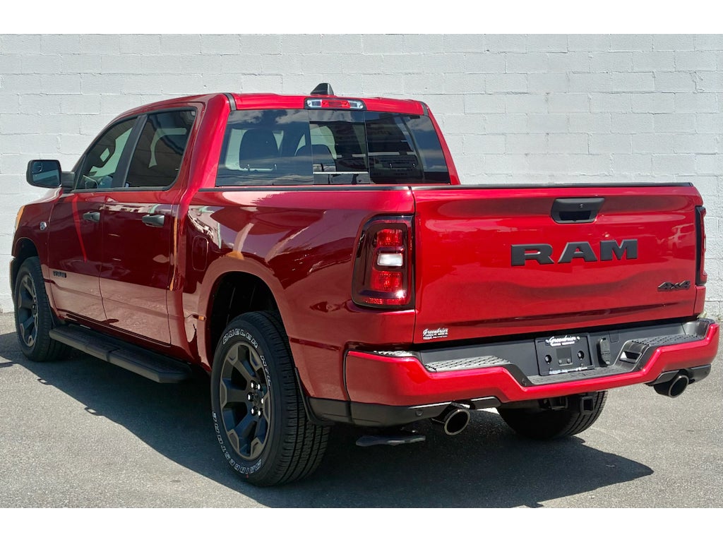 2026 RAM 1500 EXPRESS CREW CAB 4X4 5'7' BOX