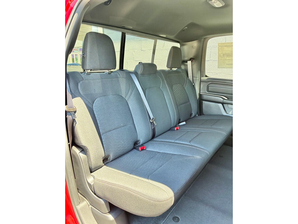 2026 RAM Ram 1500 EXPRESS CREW CAB 4X4 5'7' BOX