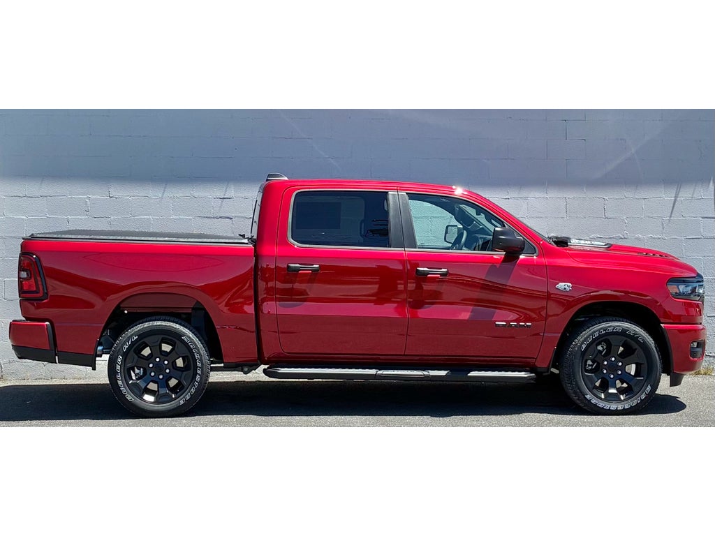 2026 RAM Ram 1500 EXPRESS CREW CAB 4X4 5'7' BOX