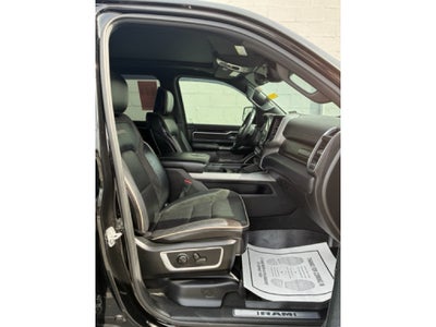 2022 RAM 1500 Laramie Crew Cab 4x4 5'7' Box