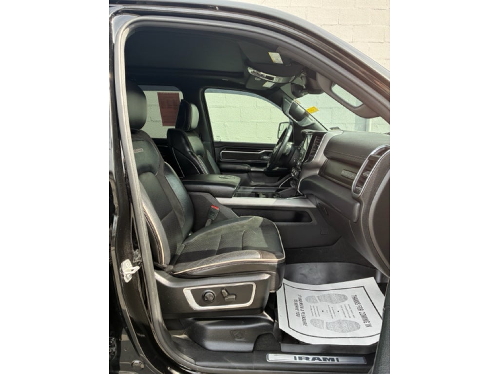 2022 RAM 1500 Laramie Crew Cab 4x4 5'7' Box