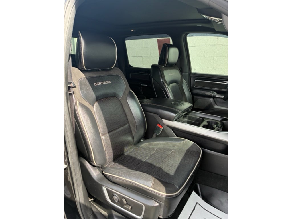2022 RAM 1500 Laramie Crew Cab 4x4 5'7' Box