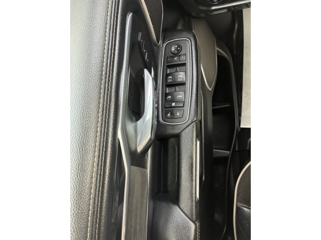 2022 RAM 1500 Laramie Crew Cab 4x4 5'7' Box