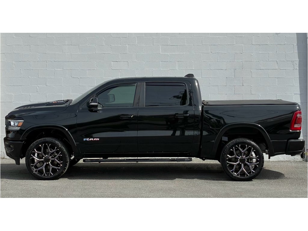 2022 RAM 1500 Laramie Crew Cab 4x4 5'7' Box