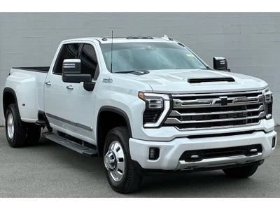 2025 Chevrolet Silverado 3500HD 4WD Crew Cab Long Bed High Country