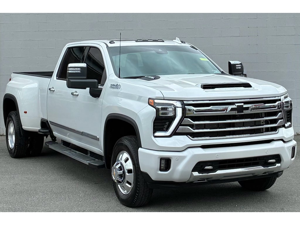 2025 Chevrolet Silverado 3500HD 4WD Crew Cab Long Bed High Country