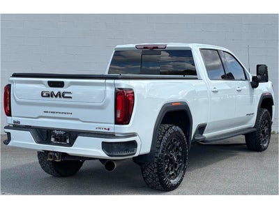 2022 GMC Sierra 2500HD 4WD Crew Cab Standard Bed AT4