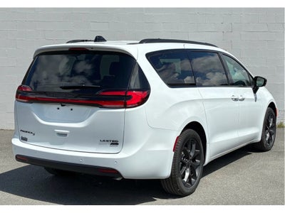 2027 Chrysler Pacifica LIMITED AWD