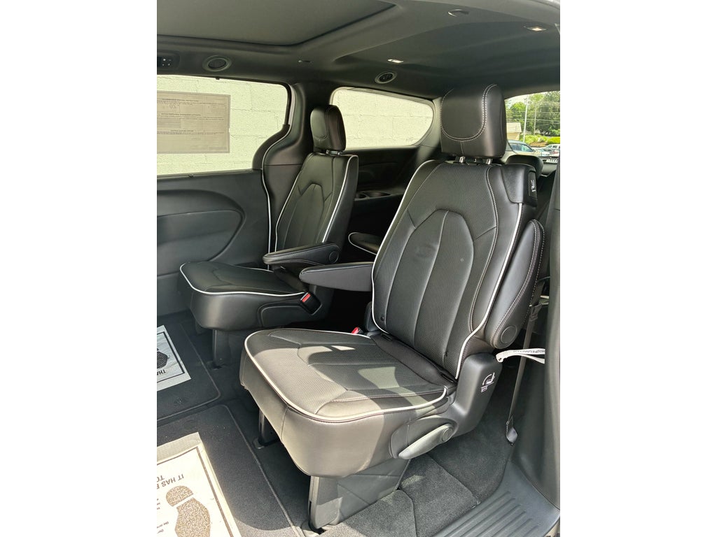 2027 Chrysler Pacifica LIMITED AWD