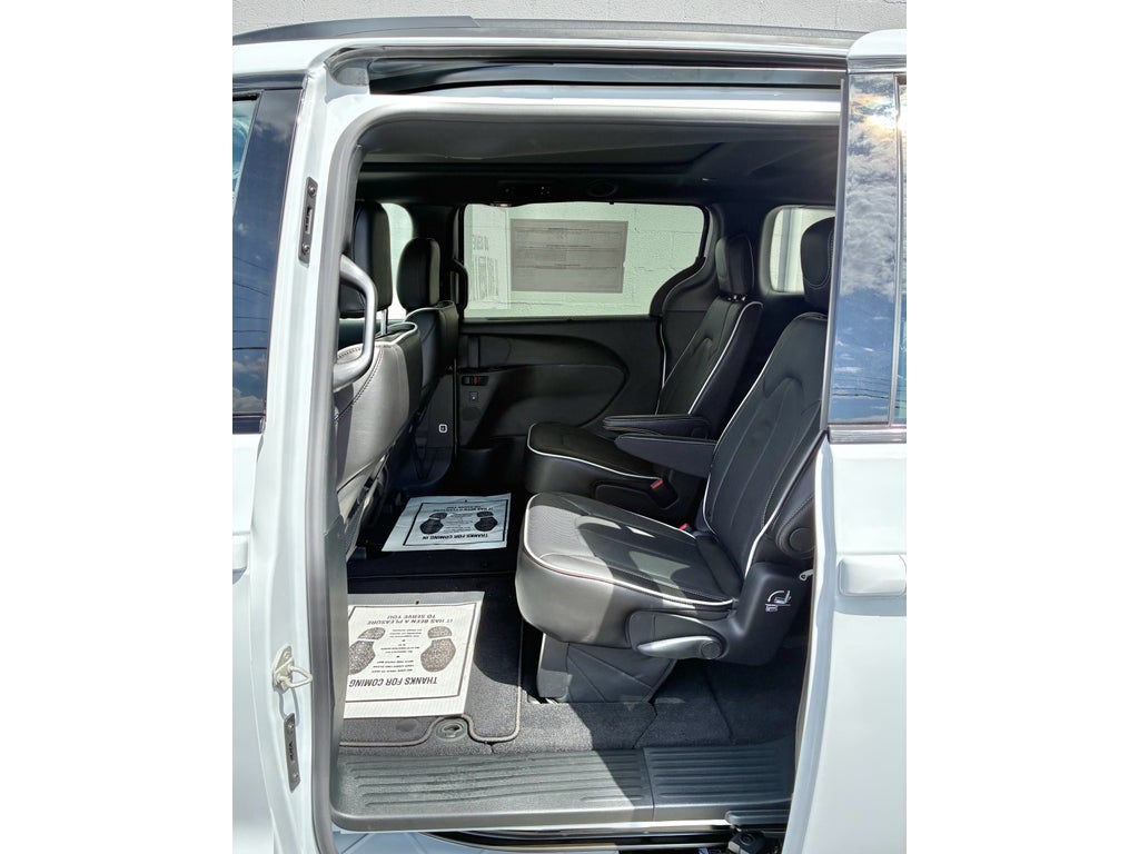2027 Chrysler Pacifica LIMITED AWD