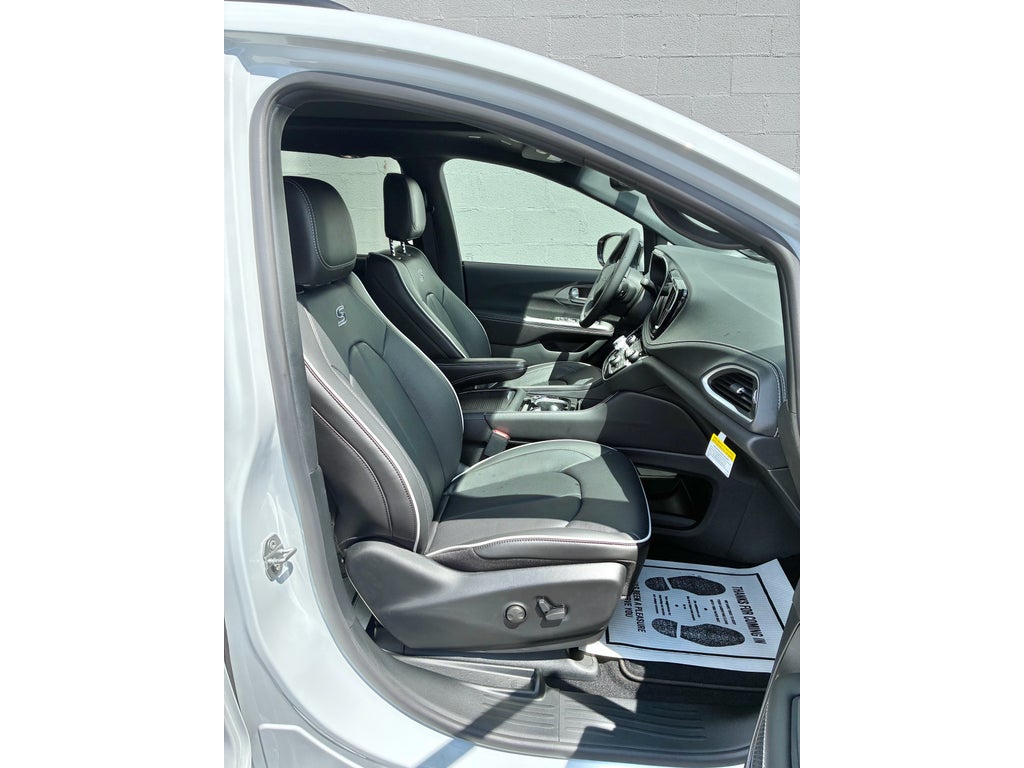 2027 Chrysler Pacifica LIMITED AWD