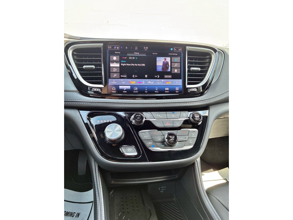 2027 Chrysler Pacifica LIMITED AWD